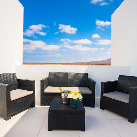 2-Bed Villa In Playa Blanca By Retreat Villas 外观 照片